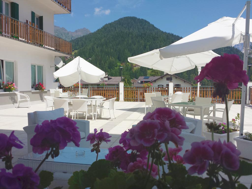 Hotel Pineta Falcade Exteriér fotografie